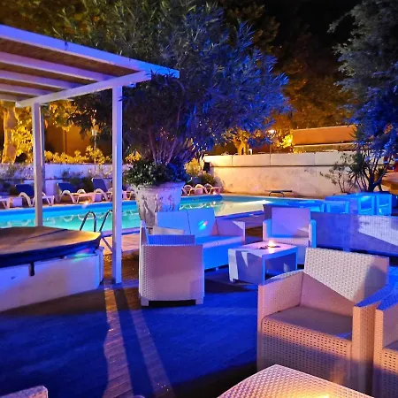 Carillon Hotel